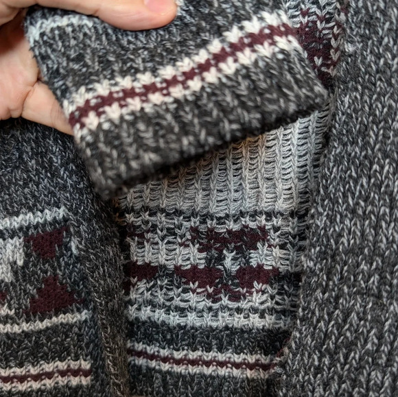Bluenotes Grey, White & Burgundy Open Front Knit  Aztec Cardigan Medium - Picture 6 of 8